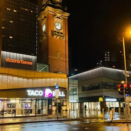 Snooze Central: Victoria Centre Apartments with Home Cooking Nottingham Exterior photo