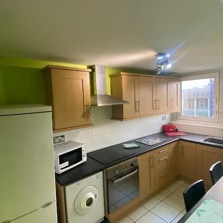 Snooze Central: Victoria Centre Apartments with Home Cooking Nottingham Exterior photo