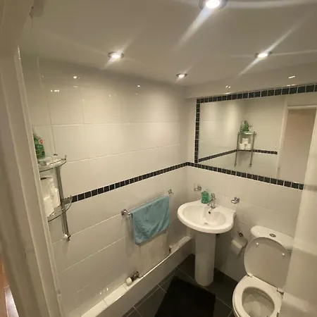 Snooze Central: Victoria Centre Apartments with Home Cooking Nottingham Exterior photo