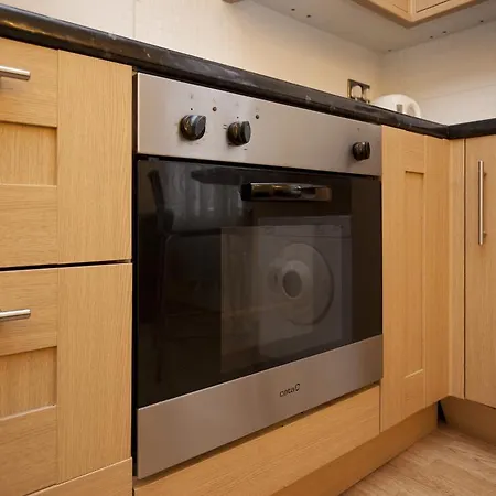 Snooze Central: Victoria Centre Apartments with Home Cooking Nottingham Exterior photo