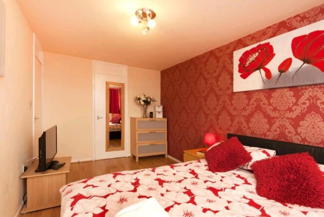 Snooze Central: Victoria Centre With Cooking Apartment