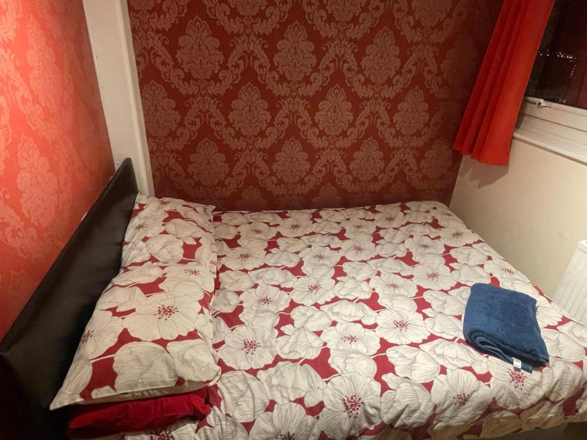 Snooze Central: Victoria Centre With Cooking Apartment