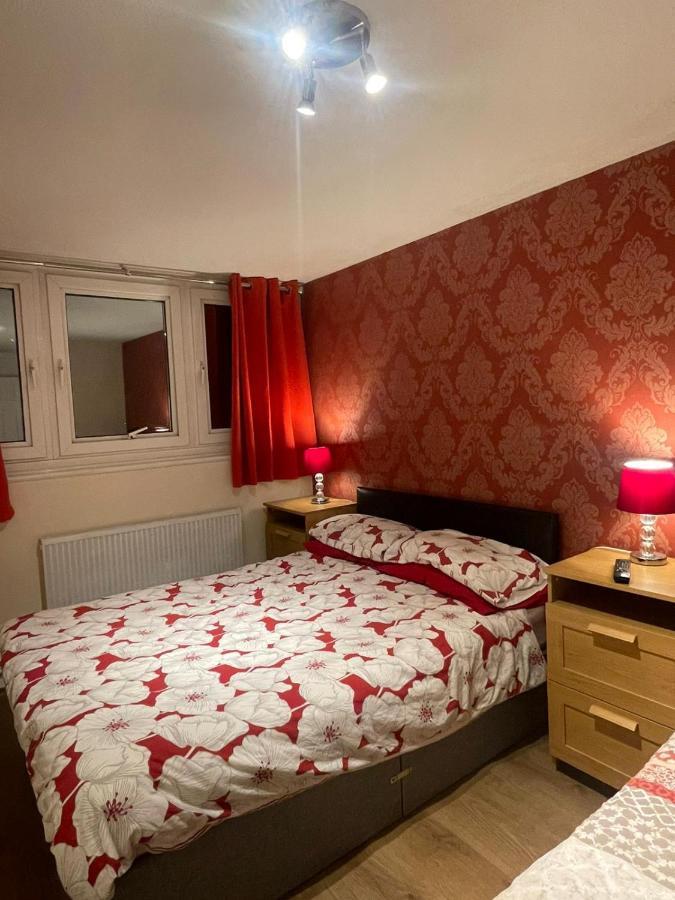 Snooze Central: Victoria Centre With Cooking Apartment