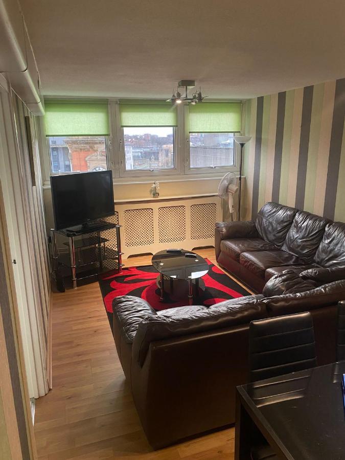 Snooze Central: Victoria Centre With Cooking Apartment *