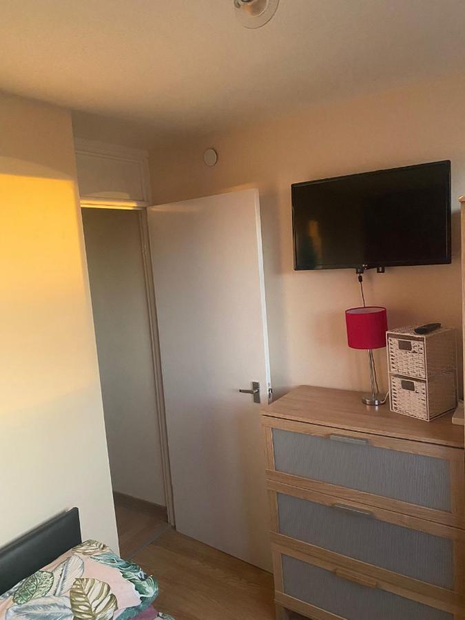 Apartment Snooze Central: Victoria Centre With Cooking